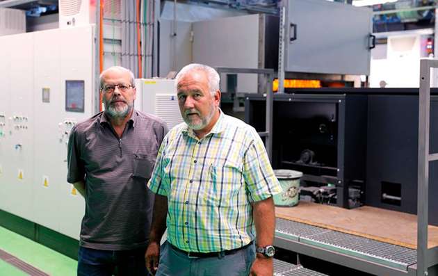 Die WHT-Geschäftsführer Giuseppe Lamorte (links) und Ernst Schönauer bringen über 60 Jahre Praxiserfahrung in der Wärmebehandlung mit.