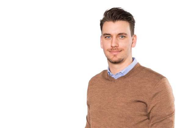 Die Referenten: Philipp Masak ist seit Anfang 2016 im Salesforce-Kontext unterwegs. Seit Januar 2018 betreut er als zertifizierter Salesforce Consultant bei T-Systems Multimedia Solutions Unternehmen aus verschiedensten Branchen. Seine Schwerpunkte sind die persönliche Kundenberatung, Anforderungsanalyse, Prozessberatung und die Anwendungsentwicklung von individuellen Salesforce-Lösungen auf Basis der Sales- und Service-Cloud sowie CPQ für Unternehmen jeder Größe.