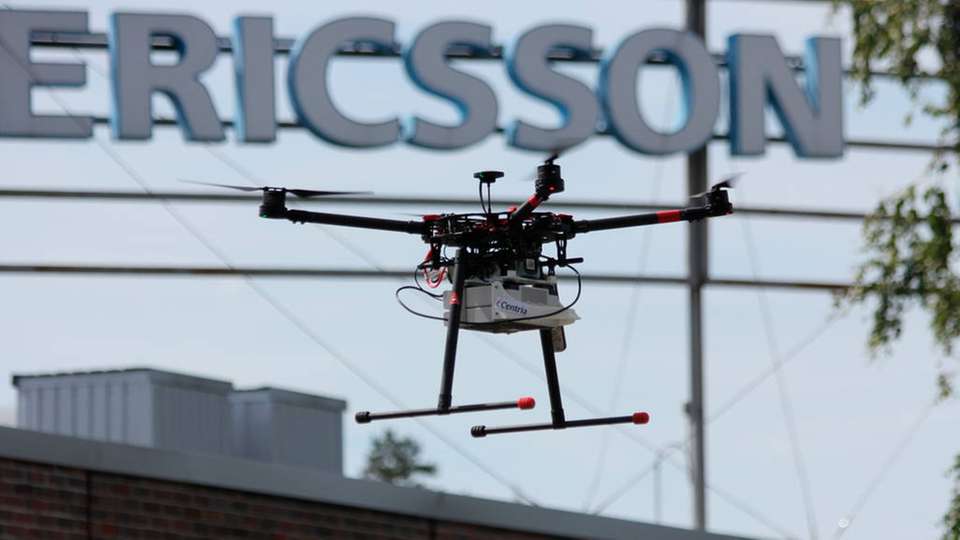 Ericsson nutzt Rohde-&-Schwarz-Messtechnik, um mit einer Drohne LTE- und künftig auch 5G-Netze zu vermessen.