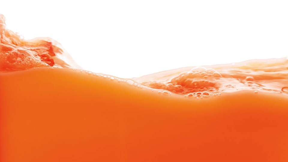Сок льется. Оранжевая жидкость для обработки. Оранжевые обои. Жижа со вкусом фанты. Оранжевая жидкость.