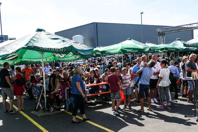 Stimmungsbild am Tag der offenen Tür bei Azo: Rund 7.500 kamen bei warmem Spätsommerwetter in Osterburken zusammen.