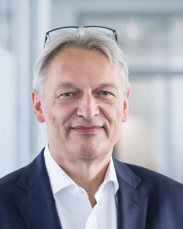 Friedhelm Pickhard, Vorsitzender der Geschäftsführung von Etas: „Mit dieser Kooperation streben wir die Schaffung der führenden Mikroprozessor-basierten Automotive-Softwareplattform an, die den Autosar-Adaptive-Standard unterstützt.“