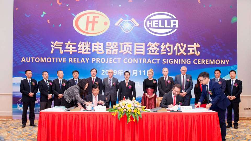 Hella richtet das Elektronikgeschäft in Richtung Automobil aus und veräußert das Relaisgeschäft an den chinesischen Relaishersteller Hongfa.