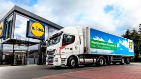 Bis Ende 2020 setzt Lidl bis zu 100 LNG-LKW beim Warentransport zwischen den Logistikzentren und den deutschlandweit rund 3.200 Filialen ein.