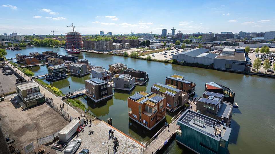 Die Wassersiedlung im Norden von Amsterdam ist seit September 2019 komplett.