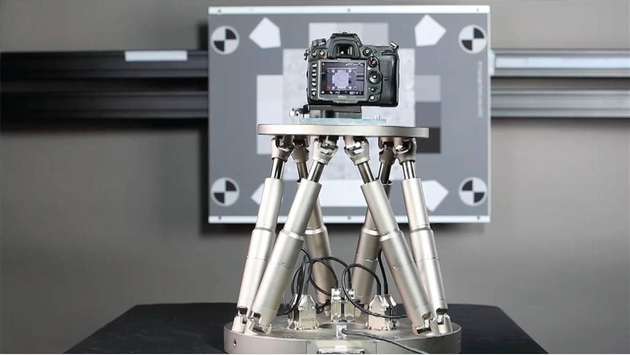 Der Hexapod H-840 ist für die Prüfung von Bildstabilisierungssystemen ausgelegt und gemäß dem Standard DC-011-2015 von der CIPA zertifiziert.