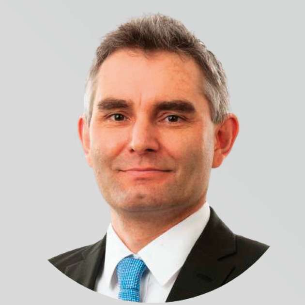 „Wir bauen nahezu jedes Teil vom Steckverbinder selbst“, sagt Bernhard Säckl, Global Head of Product Management Rectangular Connectors bei ODU.