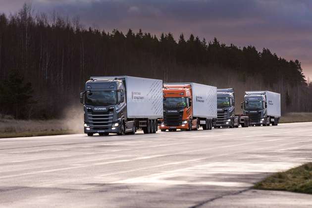 Zukünftig sollen sich Nutzfahrzeuge in sogenannten Platoons zusammenschließen und in sehr geringem Abstand zueinander fahren können.