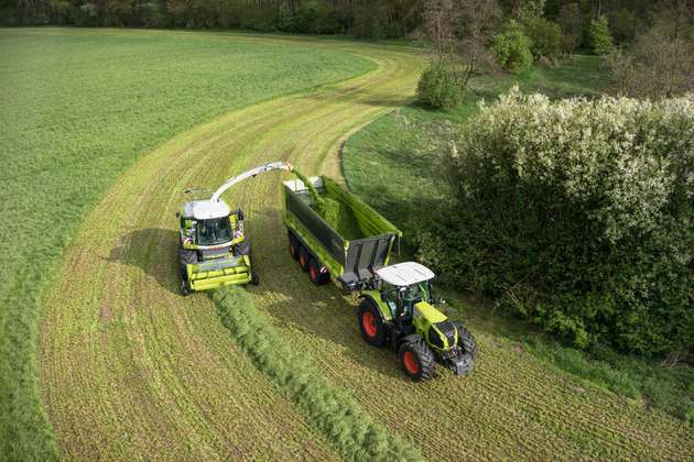 Auch in der Landwirtschaft ist Platooning ein Thema. Hier fahren die Maschinen allerdings nebeneinander, man spricht von parallelem Platooning.