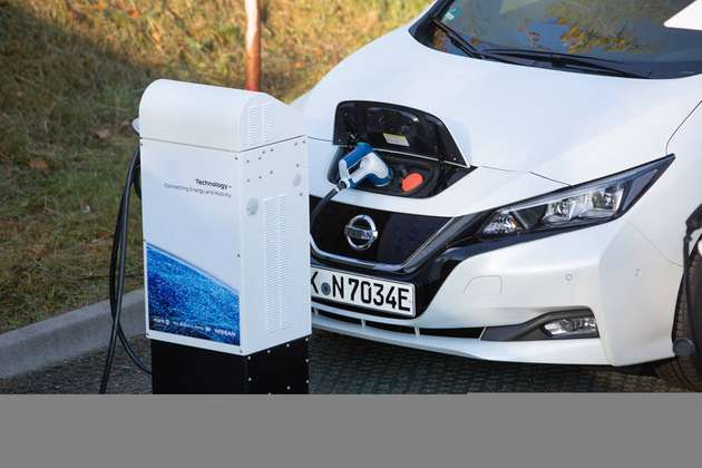 Der Nissan Leaf ist als erstes mobiles Kraftwerk in Europa offiziell zugelassen und kann in Sekundenschnelle Schwankungen im Stromnetz ausgleichen.