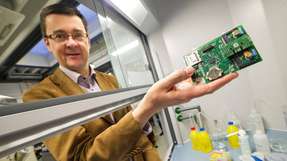 Der Messtechniker Andreas Schütze und sein Team entwickeln derzeit ein neuartiges Sensorsystem, das kleinste Gaskonzentrationen zuverlässig erfassen soll.