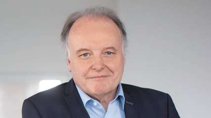 Dr. Gunther Kegel ist designierter ZVEI-Präsident und CEO von Pepperl+Fuchs. Der ZVEI vertritt die Interessen der Elektroindustrie und zugehöriger Dienstleistungsunternehmen auf nationaler und internationaler Ebene. Jährlich wendet die Branche rund 20 Milliarden Euro für Forschung und Entwicklung auf und mehr als sechs Milliarden Euro für Investitionen.