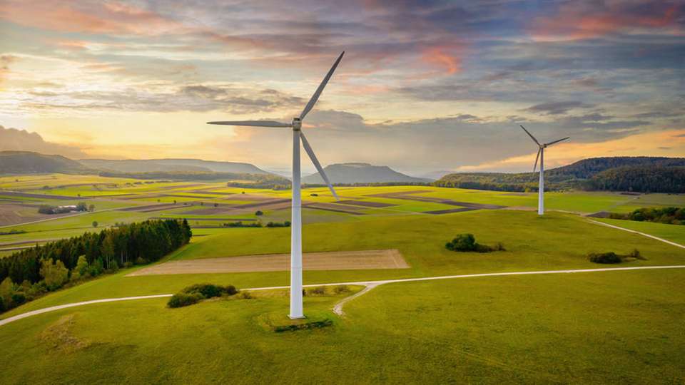 Der Anteil der erneuerbaren Energien an der gesamten Bruttostromerzeugung liegt 2020 erstmals über 50 Prozent.