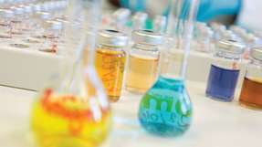 In den Laboren der Prüfgesellschaft Dekra werden Produkte auf schädliche Chemikalien untersucht.