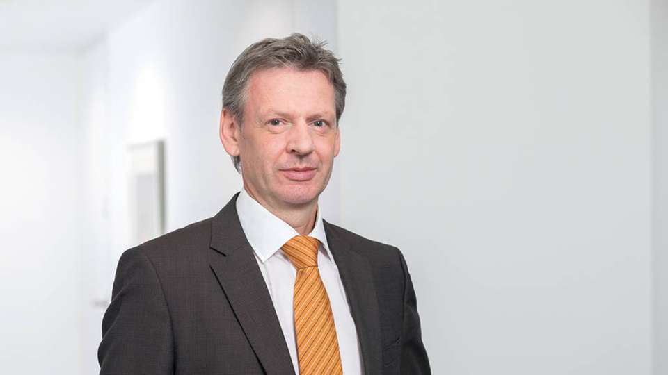 Bernhard Zangerl, Jahrgang 1966, verantwortet seit 2006 als CTO, ab 2008 als CEO die strategische Entwicklung der Bachmann electronic GmbH. Davor war der studierte Nachrichtentechniker in verschiedenen leitenden Funktionen in der Telekommunikationsbranche, unter anderem als Europachef der Harris Corporation und als Entwicklungsleiter bei Hirschmann Austria tätig. Zangerl ist Vorstandsmitglied der Industriellenvereinigung und im VDMA als Vorstandsvorsitzender der Arbeitsgemeinschaft Wind und Vorstandsmitglied des Fachverbandes Power Systems aktiv.