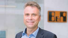 Markus Sandhöfner ist bereits seit 2001 für B&R tätig. Ab 2002 war er über fünf Jahre für den Ausbau und Vertrieb der B&R-US-Tochtergesellschaft verantwortlich. 2008 übernahm er als International Sales Manager Aufgaben im internationalem Vertrieb am Stammhaus in Österreich. Seit 2009 ist er Geschäftsführer von B&R Industrie-Elektronik in Bad Homburg.