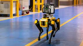 Die Roboter „Fluffy“ und „Spot“ fertigen Laser-Scans des US-amerikanischen Van Dyke-Getriebewerks an.