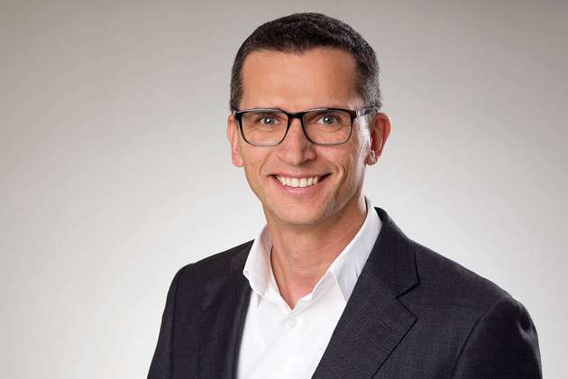 „Um KIs zu nutzen, muss die Digitalisierung in den Unternehmen recht weit fortgeschritten sein.“
– Damian Stellmach, Senior Business Development Manager (global) der Business Unit Digitalization, Process Automation Solutions