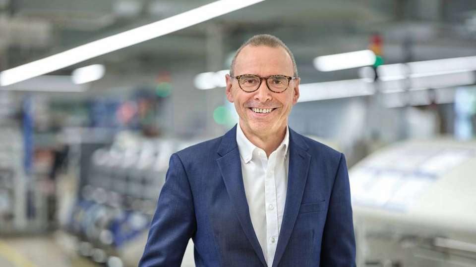 Martin Teufel ist Technischer Geschäftsführer und CEO von Friedrich Lütze in Weinstadt bei Stuttgart. Als Strategischer Direktor wirkt er zudem seit vielen Jahren in der Luetze International Group und gestaltet aktiv die Ausrichtung des weltweit tätigen Unternehmens.