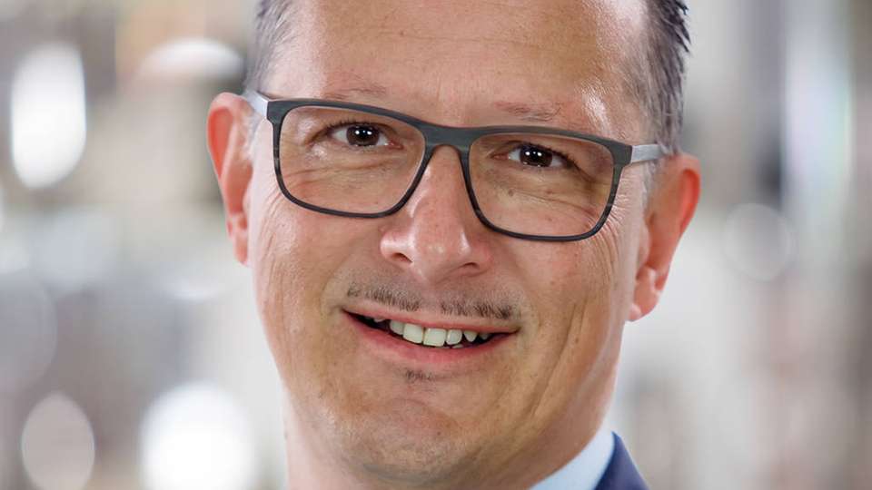 Guido Selhorst, Leiter Marketing Services, bei Harting, resümiert Hartings Entwicklung und die Resultate der Partnerschaft des Unternehmens mit Kuka.