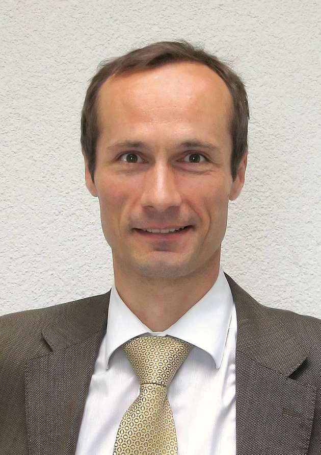 Dieter Spiegel, Vertrieb, Ruland: Hygienic Design bringt langfristig automatisch wirtschaftlichen Gewinn, weil die konsequente Umsetzung von Hygienic Design Lebensmittelanlagen sauberer, sicherer und umweltschonender macht. Wenn die Aussicht auf diesen Gewinn nachvollziehbar ist, kommt es zum Umdenken. Voraussetzung dafür ist ein optimales Anlagenkonzept, bei dem Hygienic Design auf dem richtigen Qualitätslevel zum Einsatz kommt. Für so unterschiedliche Produkte wie Fruchtsaft oder Öl, Hafermilchkonzentrat, Schokolade oder Aromenwürze müssen maßgeschneiderte Lösungen für optimale Hygiene und gleichzeitig minimierten Produktverlust gefunden werden. Mit Erfahrung und Kreativität gelingt dies immer. So wird Hygienic Design wirtschaftlich und überzeugend.