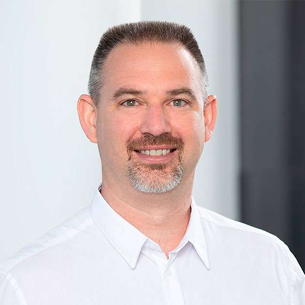 Zum Referenten: Thierry Bieber ist Industry Segment Manager bei HMS Industrial Networks und verantwortet dort das Business Development für industrielle Kommunikations- und IIoT-Lösungen für die Automatisierungsbranche. Er hat 19 Jahre Erfahrung in der industriellen Kommunikation und ist Experte für die Vernetzung von Maschinen. Darüber hinaus engagiert er sich in Organisationen wie der PNO und dem VDMA.