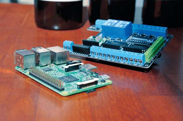 Raspberry Pi mit CraftBeerPi-IO-Platine: Der Brauer kann seine Anlage bequem vom im Büro befindlichen Laptop oder unterwegs per Smartphone bedienen.