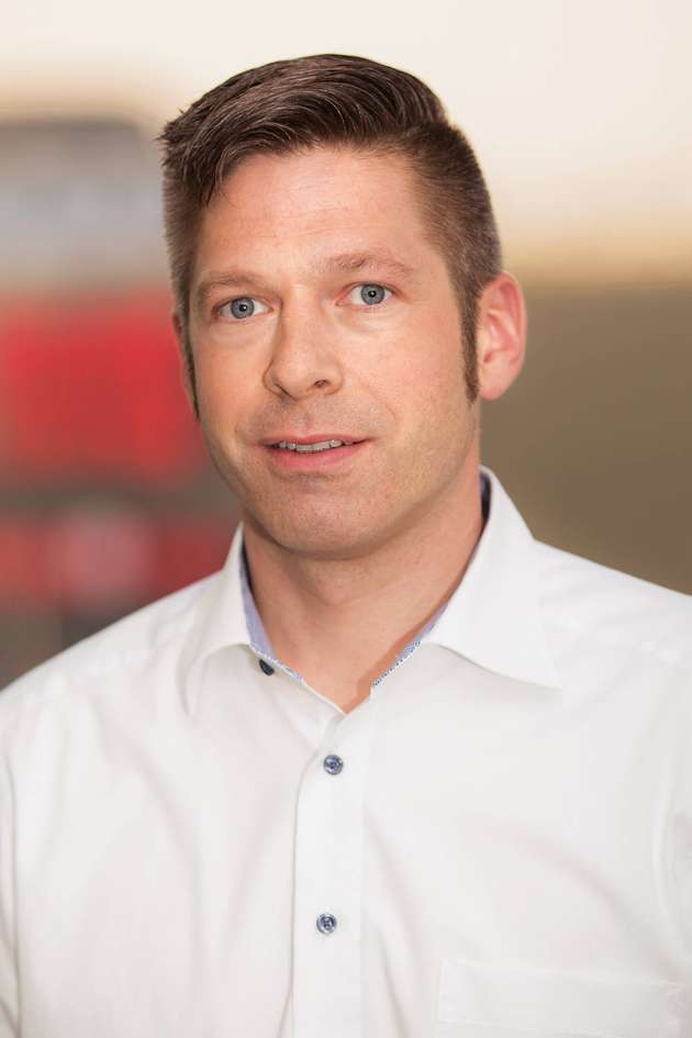 Andreas Grau, Field Segment Manager Hygienic, Bürkert: Wir stellen fest, dass bei Neuinvestitionen oftmals die reinen Anschaffungskosten betrachtet und gegenübergestellt werden. Dabei bleiben die sogenannten „Total Costs of Owership“ aber weitestgehend unberücksichtigt. Oft sind es äußere Einflüsse, zum Beispiel die Notwendigkeit entsprechender Zertifizierungen, die einen Wandel einleiten. Ein Umdenken von innen heraus ist immer dann zu beobachten, wenn sich ein Buyingcenter aus Engineering, Betreiber und auch Controlling gemeinsam für die Anlagenbeschaffung verantwortlich zeichnen. Dann spielen neben den Beschaffungskosten auch maximale Anlagenverfügbarkeit und Kosten für Betriebsstoffe eine angemessene Rolle. Beide sind durch die angesprochenen höherwertigen Hygienic-Design-Komponenten unmittelbar beeinflussbar.