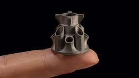 Mit dem 3D-Drucker von Desktop Metal lassen sich Prototypen und Kleinserien aus verschiedenen Metallen herstellen.