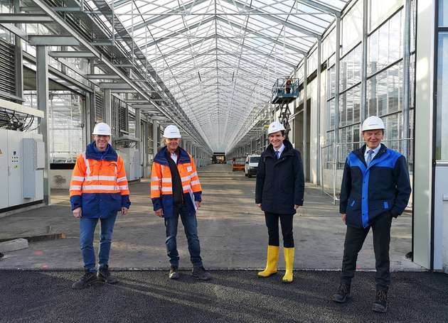 Besichtigen die größte STT-Anlage der Welt (von links): Prof. Dr. Torsten Frehmann (Betriebsmanager Mittlere Emscher), Peter Reese (Projektleiter), Prof. Dr. Uli Paetzel (Vorstandsvorsitzender der Emschergenossenschaft) und Dr. Emanuel Grün (Technik-Vorstand der Emschergenossenschaft).