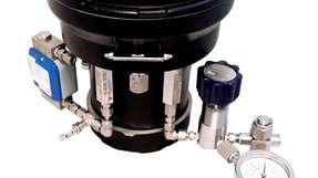 Der Taupunktanalysator CDP301 mit Probenahmesystem: Er ermöglicht den Qualitätscheck von Erdgas, ohne durch ein Mikroskop blicken zu müssen.