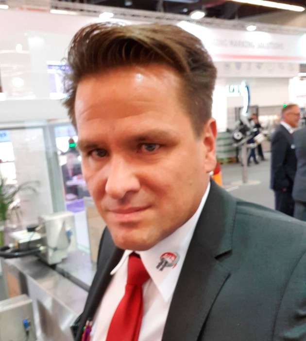 „Wir haben so viele Innovationen – die würde ich Ihnen am liebsten alle ins Auto packen und vorbeibringen!“, sagte Key Account Manager Uwe Kochems während eines Telefonats. Gesagt – getan.