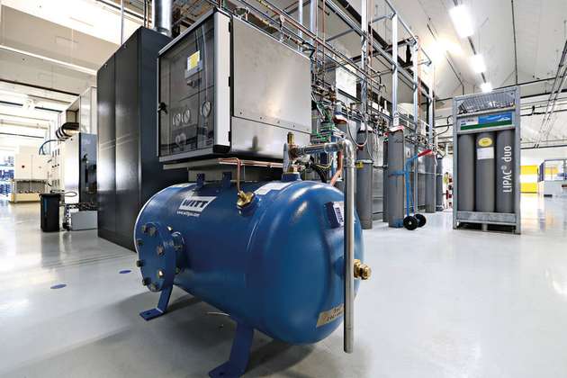 Der Gasmischer für Helium und Stickstoff ist in die Gasstation eingebunden. Während das Helium noch über Flaschen bereitgestellt wird, erzeugt Kendrion den Stickstoff nun selbst.