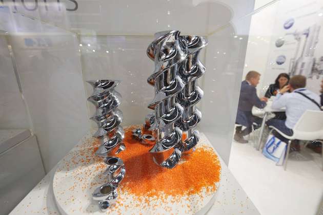 Extrusionslinien für Pharma- und Life-Science-Technologie, hier zu sehen eine Kunststoffanwendung auf der Achema 2018.