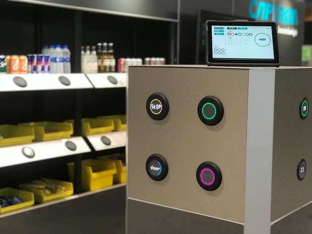 Sensoren und zugehörige Systeme können die Effizienz in der Intralogistik steigern. Hier unterstützen kapazitative Pick-by-Light-Systeme die beleglose Kommissionierung.