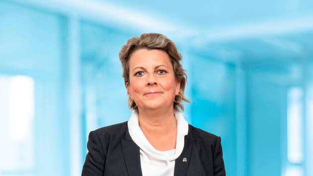 Als Interims-CEO übernimmt Finanzvorständin Christina Johansson bis auf Weiteres die Aufgaben von Blades.