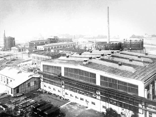 Uhdes erste Ammoniakanlage ging 1928 in Betrieb und hatte eine Produktionskapazität von 100 t pro Tag.