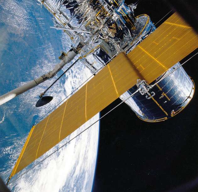 Steckverbinder müssen im Weltraum über einen langen Zeitraum sicher funktionieren.