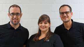 Wollen mit ihren Lösungen die Logistikprozesse in Industrieunternehmen verbessern (von links): Mischa Feig, Lisa Raschke und Marcel Schütz.