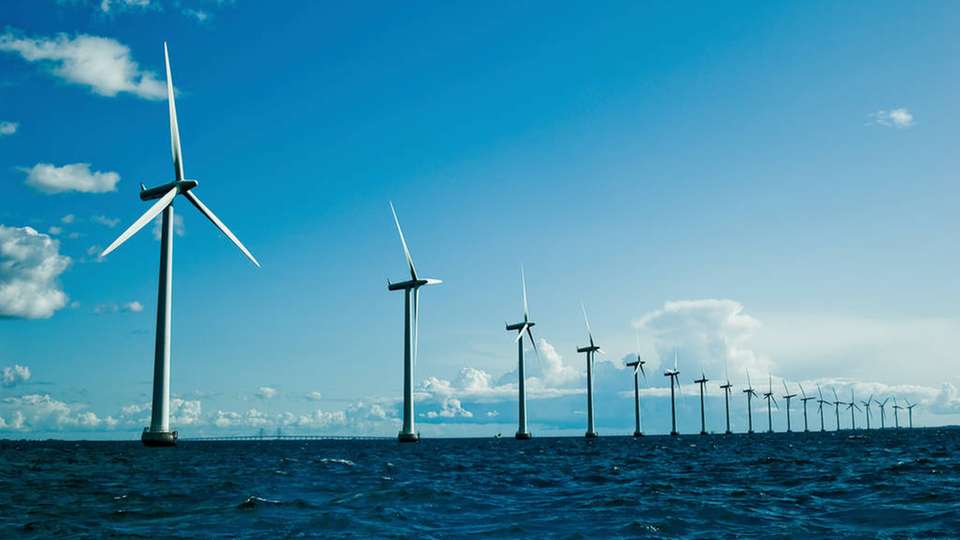 Offshore-Windenergieanlagen stehen auf einer gewaltigen, bis zu 60 Meter hohen Tragstruktur aus bis zu 2000 Tonnen Stahl.