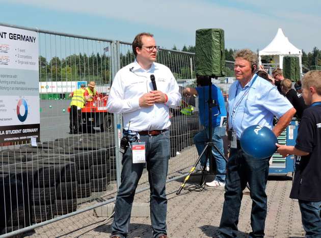Während keine Rennen stattfinden, können sich Besucher sich über das Gelände führen und die Details der Formula Student erzählen lassen. 