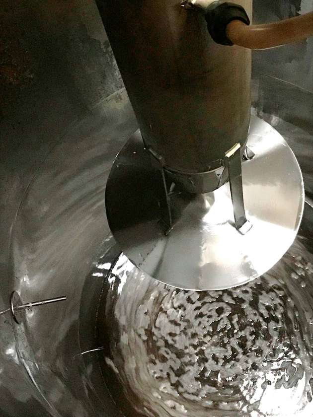 Für die Optimierung seiner Mazerationsprozesse brauchte der südamerikanische Getränkeproduzent robuste Messtechnik.