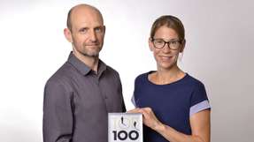 Vorstand Julia Klingspor und Vertriebsleiter Eduard Weissmüller, beide Proxia, freuen sich über die Auszeichnung in der Kategorie „Open Innovation“.