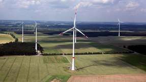 Zwei Windanlagen von UKA gehen an ein Investment-Unternehmen im Bereich erneuerbare Energien über.