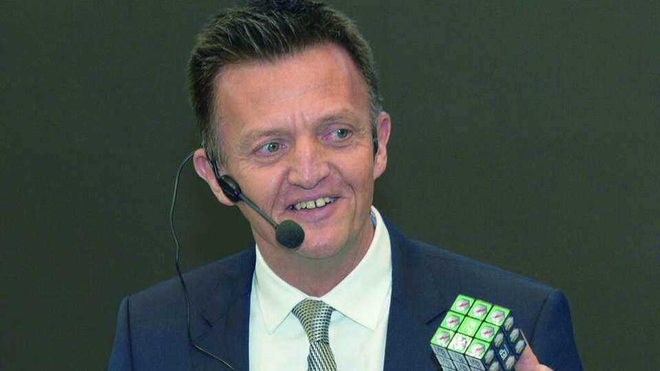 Markus Häseli blickt auf 15 Jahre Berufs- und Managementerfahrung im Explosionsschutz sowie mehrjährige Tätigkeiten im Management von Produktionsbetrieben zurück. Zusätzlich zu seiner Rolle als Director of Sales Europe, in der er das Europageschäft von IEP Technologies verantwortet, ist er Geschäftsführer von IEP Technologies Deutschland sowie Mitglied des Board of Directors des zuletzt erworbenen Unternehmens Atexon. 
