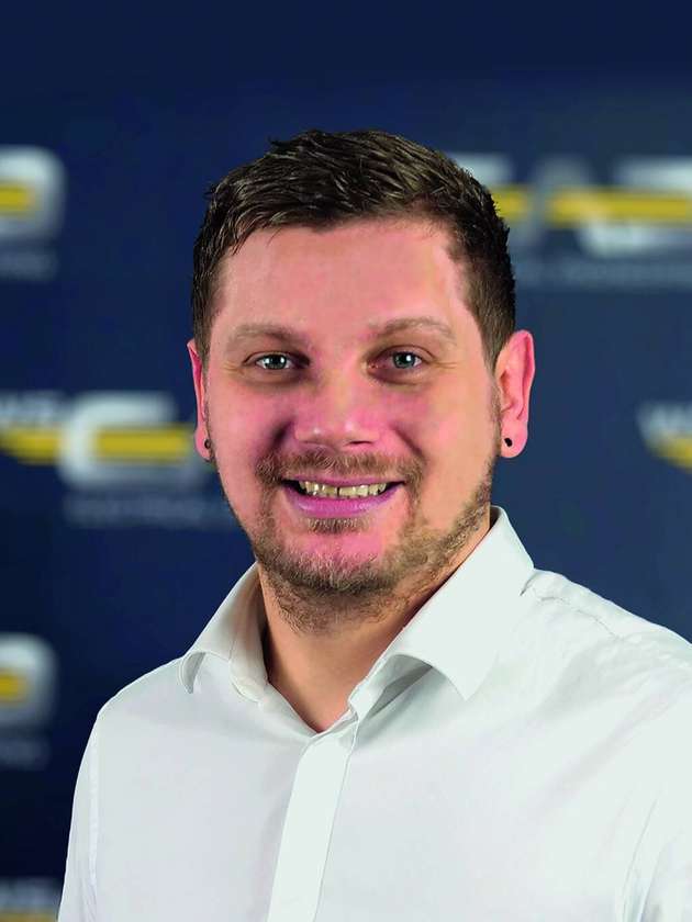 Michael Müller, Produktmanager, WSCAD: Um von integrierten, automatisierten Entwicklungs- und Planungsprozessen zu profitieren, braucht es neben den richtigen Methoden und Software-Tools vor allem auch einen ausgeprägten Digital-Engineering-Mindset. Allzu oft stehen einer durchgängigen Zusammenarbeit zu viele historisch gewachsene Systeme im Weg, die nicht über die integrativen Funktionalitäten verfügen, wie sie heute dringend benötigt werden und alternativlos sind. Für WSCAD gehören Mechanismen zur Automatisierung der Elektrokonstruktion und für mehr Offenheit zum Kern der Produktstrategie. Unsere Software verfügt über viele effiziente Schnittstellen in die PLM- und ERP-Welt sowie zur Fertigung und zu Anwendungen von anderen Automationsausrüstern.