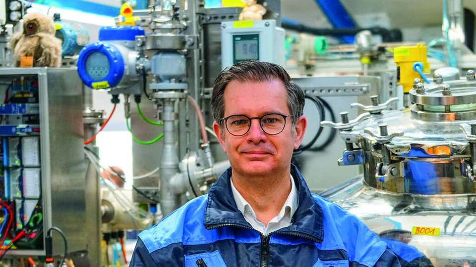 Niklas Wiegand ist als Executive President für den Geschäftsbereich Engineering & Maintenance von Bilfinger in Deutschland verantwortlich. Seit 2009 hatte er leitende Positionen bei Bilfinger in den Bereichen Finance, Controlling, M&A sowie Strategie & Projekte inne. Zuvor war er in unterschiedlichen Positionen in der Dentalindustrie, dem Landmaschinenbau und der Finanzbranche tätig.  