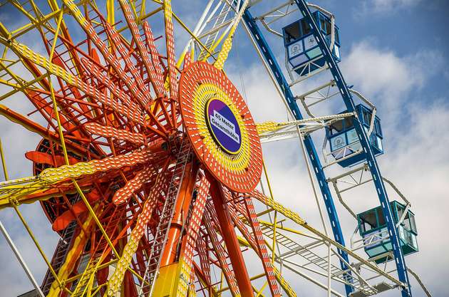 Gerstlauer fertigt die Riesenräder als stationäre oder als transportable Version. Es gibt sie jeweils in unterschiedlichen Größen. 