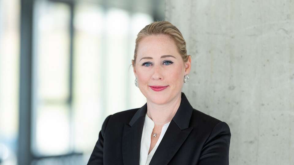 Annette Heimlicher, MSc, ist CEO des Schweizer Sensorherstellers Contrinex Group. Sie ist eine leidenschaftliche Verfechterin der Smart-Sensor-Technologie in allen Industriebranchen. Contrinex, ein weltweit führendes Unternehmen im Bereich Design und Entwicklung intelligenter Sensoren, hat 11 Tochtergesellschaften und eine globale Fertigungspräsenz.
