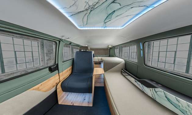 Fahrzeuginnenraum der Zukunft: AMBIENC3 verbindet Fahren, Arbeiten und Relaxen.